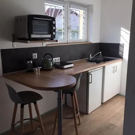 87 Rue Du 8eme Zouaves *